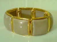 Pulseira Dourada com Pérola